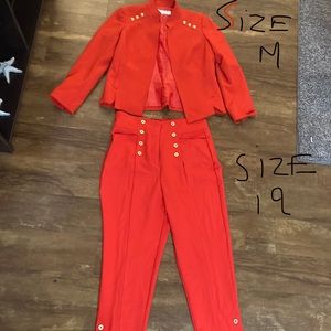 Size On the picture size 12 pants